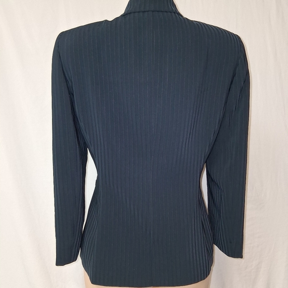 TAHARI elegant Classic Navy Pinstripe Women's Blazer Size 10p - Picture 13 of 16